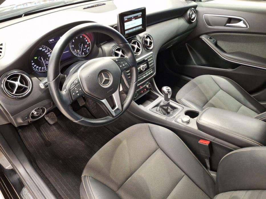 MERCEDES-BENZ A 2013