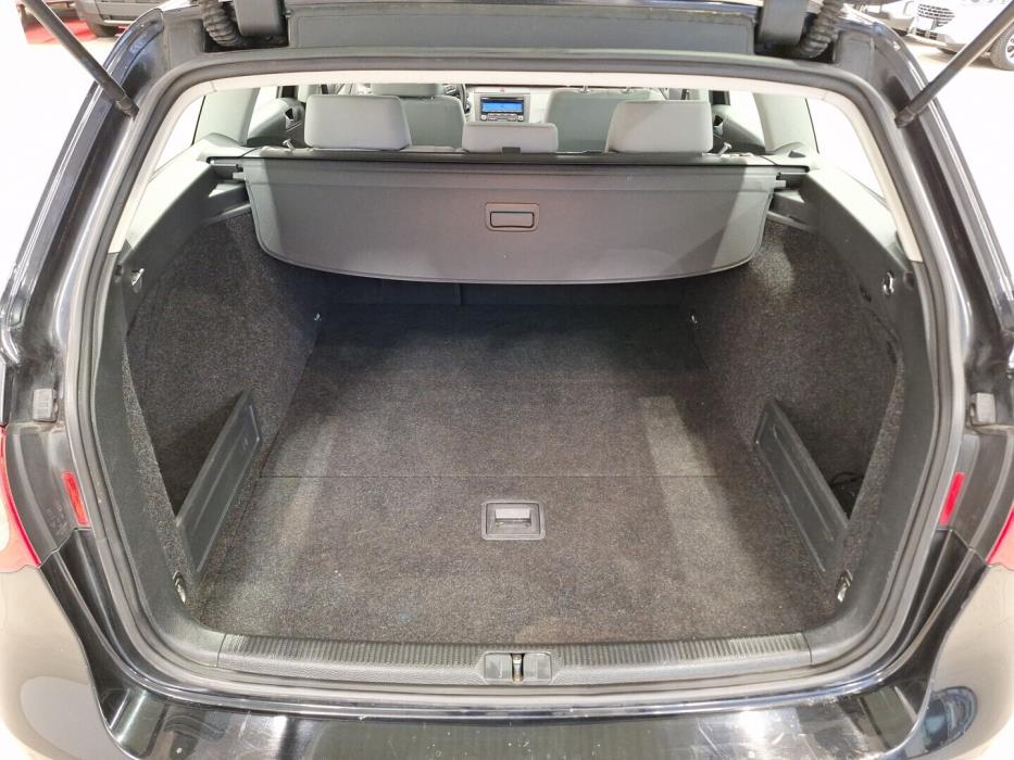 VOLKSWAGEN Passat 2010