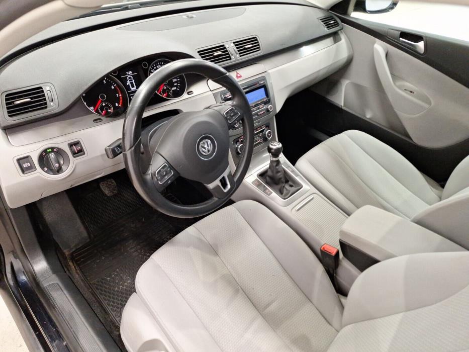 VOLKSWAGEN Passat 2010