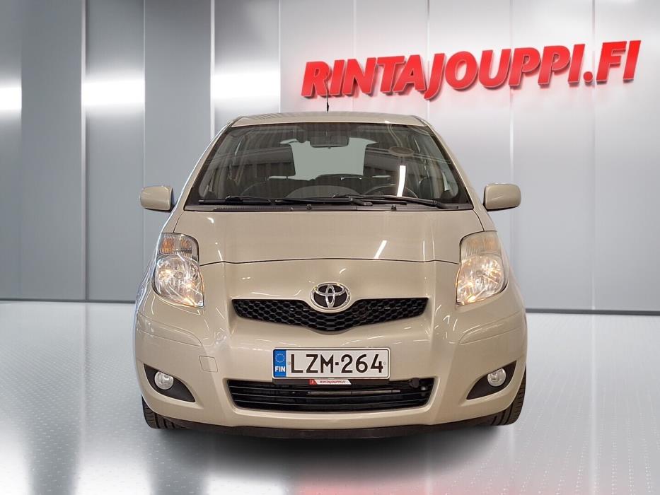 TOYOTA Yaris 2011