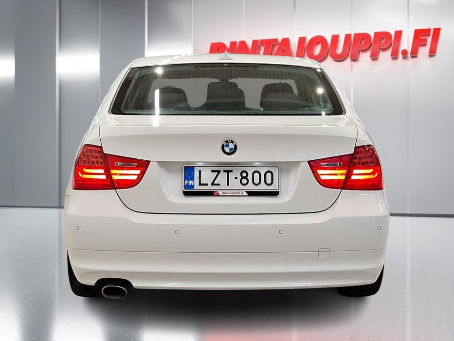 BMW 318 2011