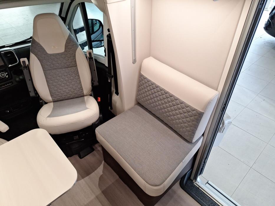 ADRIA MATRIX SUPREME 670 SC 2026