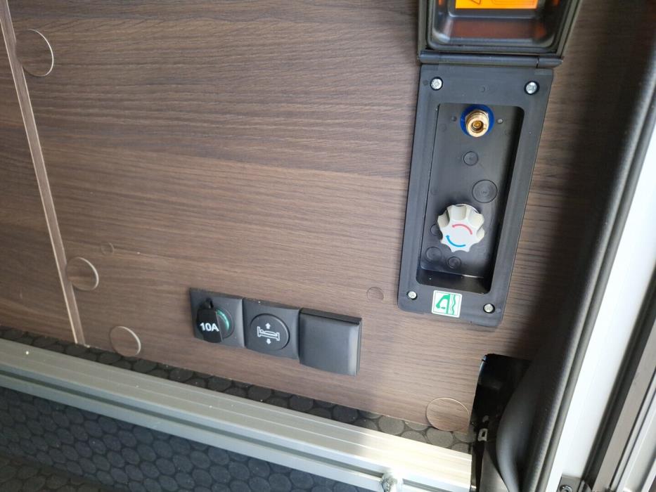 ADRIA MATRIX SUPREME 670 SC 2026