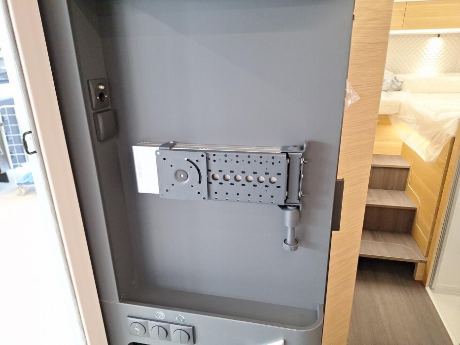 ADRIA Matrix 670 SL 60 Years Selection 2026