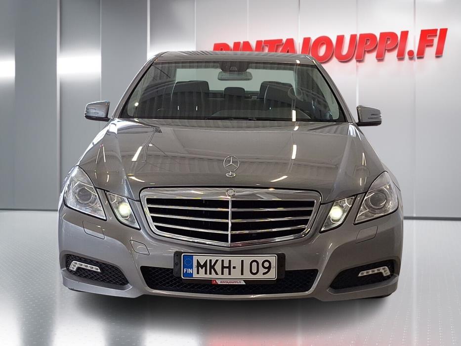 MERCEDES-BENZ E 2009