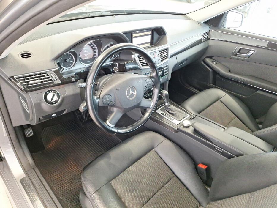 MERCEDES-BENZ E 2009