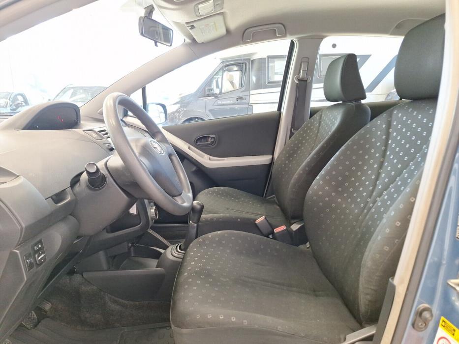 TOYOTA Yaris 2007