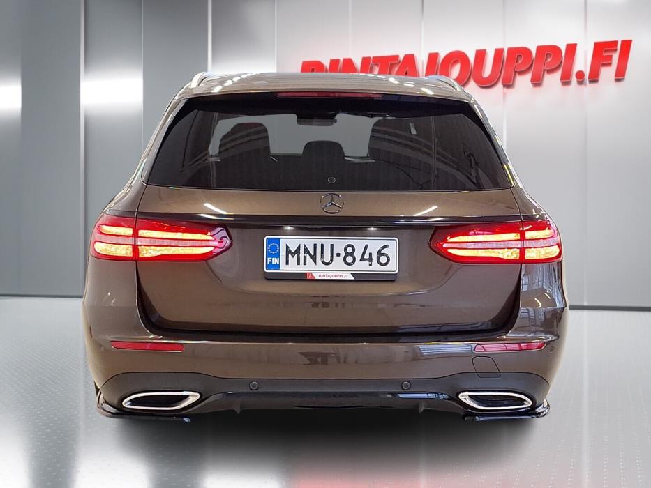MERCEDES-BENZ E 2017
