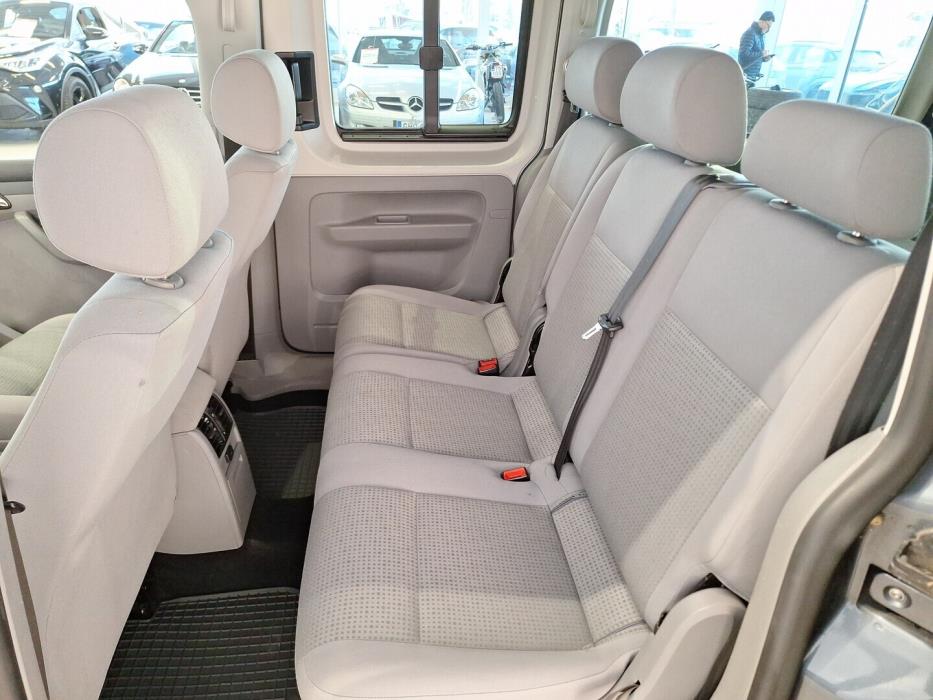VOLKSWAGEN Caddy Maxi 2009