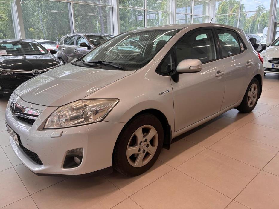 TOYOTA Auris 2011