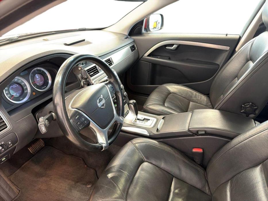 VOLVO XC70 2010
