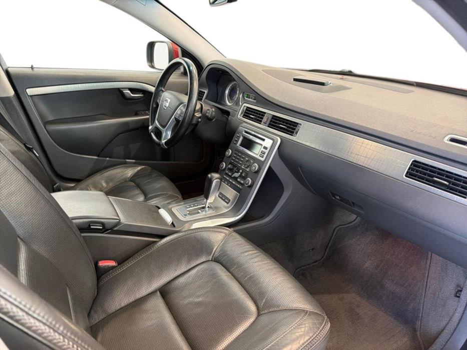 VOLVO XC70 2010
