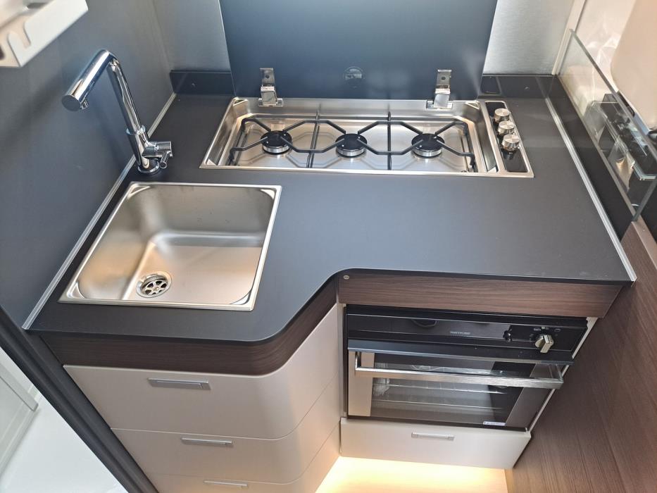 ADRIA MATRIX SUPREME 670 SL ALDE 2025