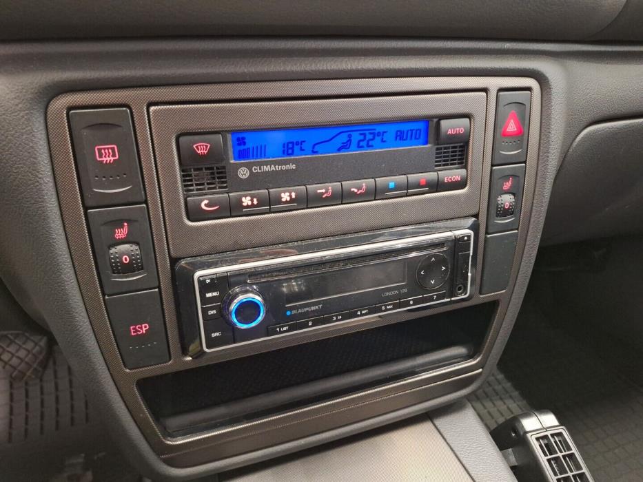 VOLKSWAGEN Passat 2004