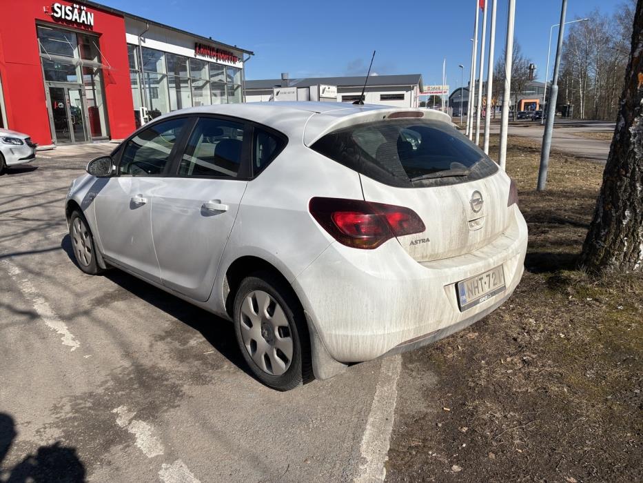 OPEL Astra 2010