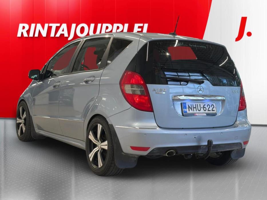 MERCEDES-BENZ A 2011