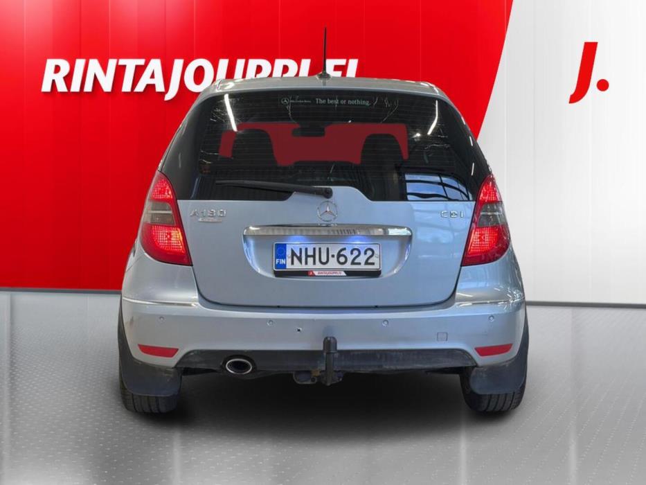MERCEDES-BENZ A 2011