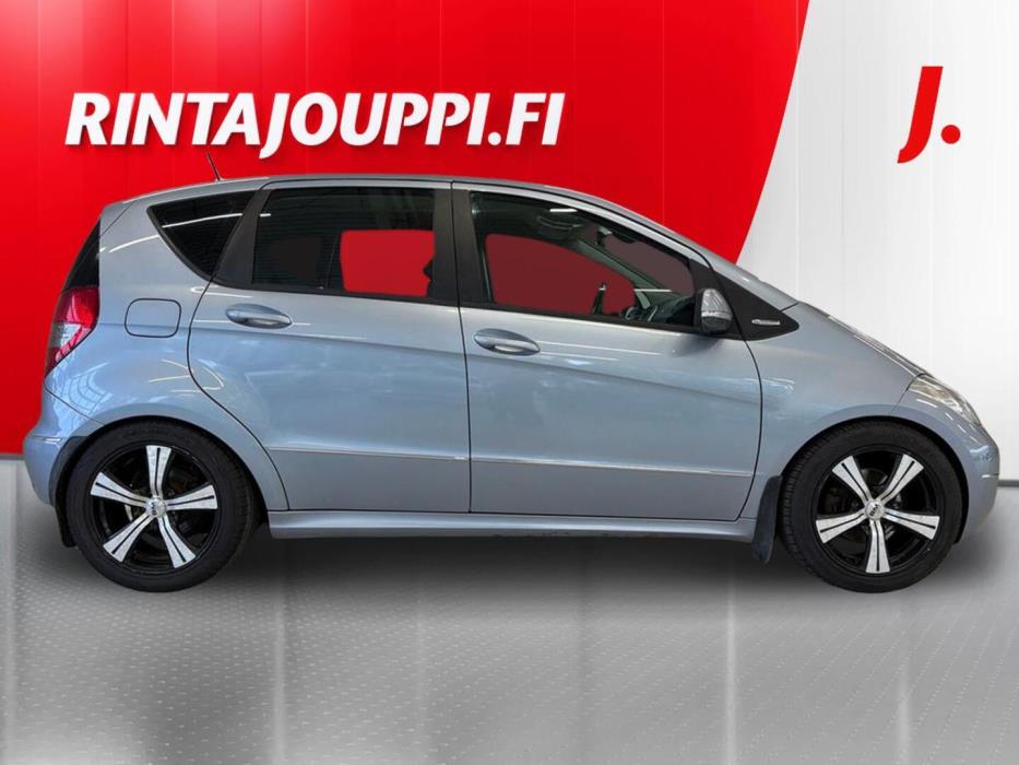 MERCEDES-BENZ A 2011