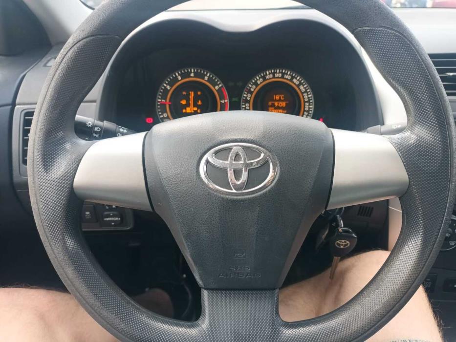 TOYOTA Corolla 2013