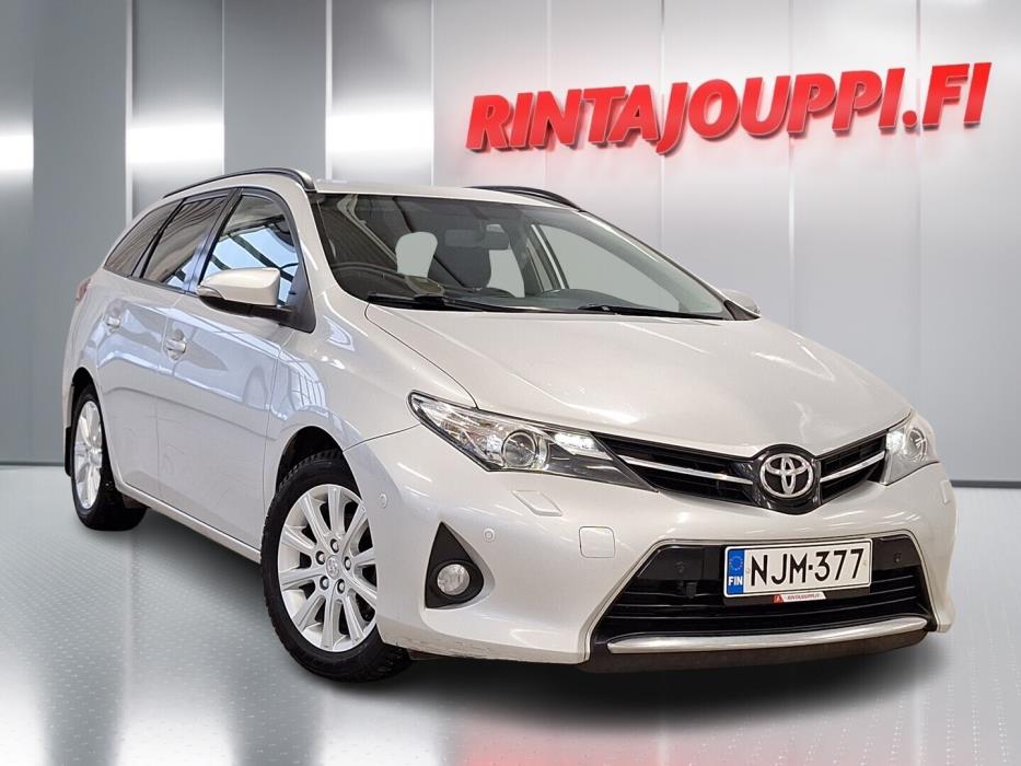 TOYOTA Auris 2015