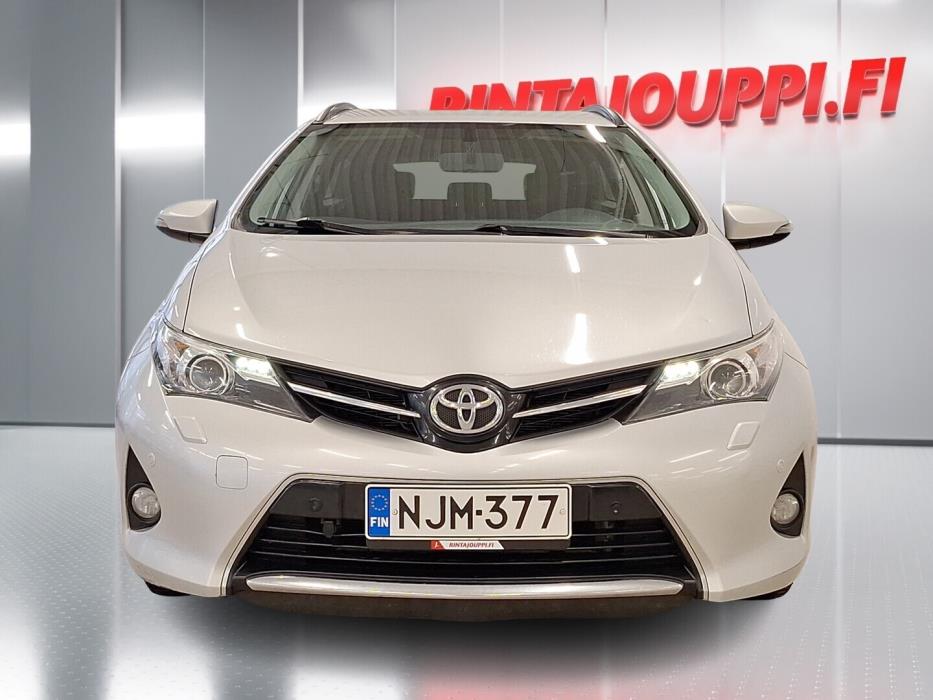 TOYOTA Auris 2015