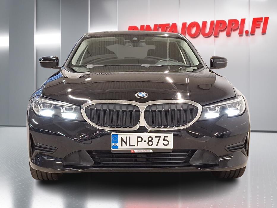 BMW 330 2019