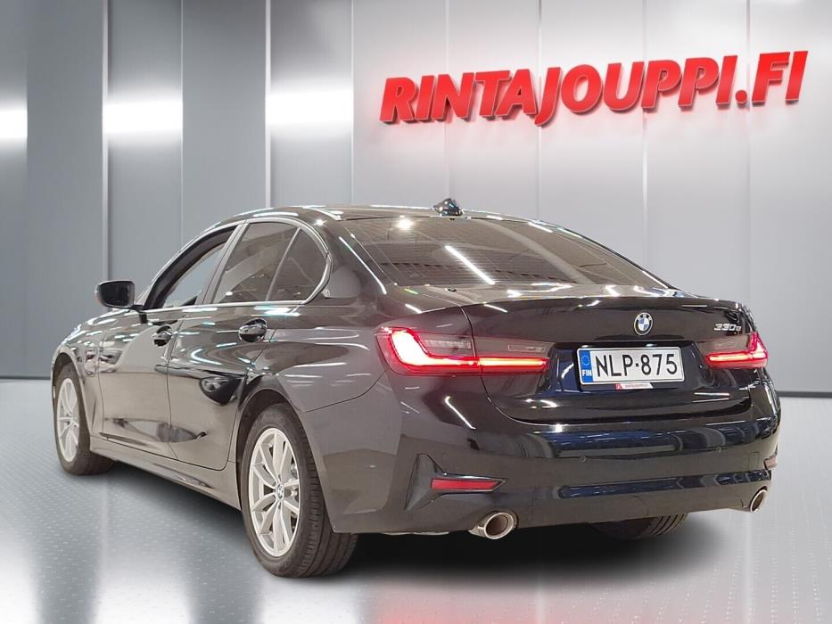 BMW 330 2019