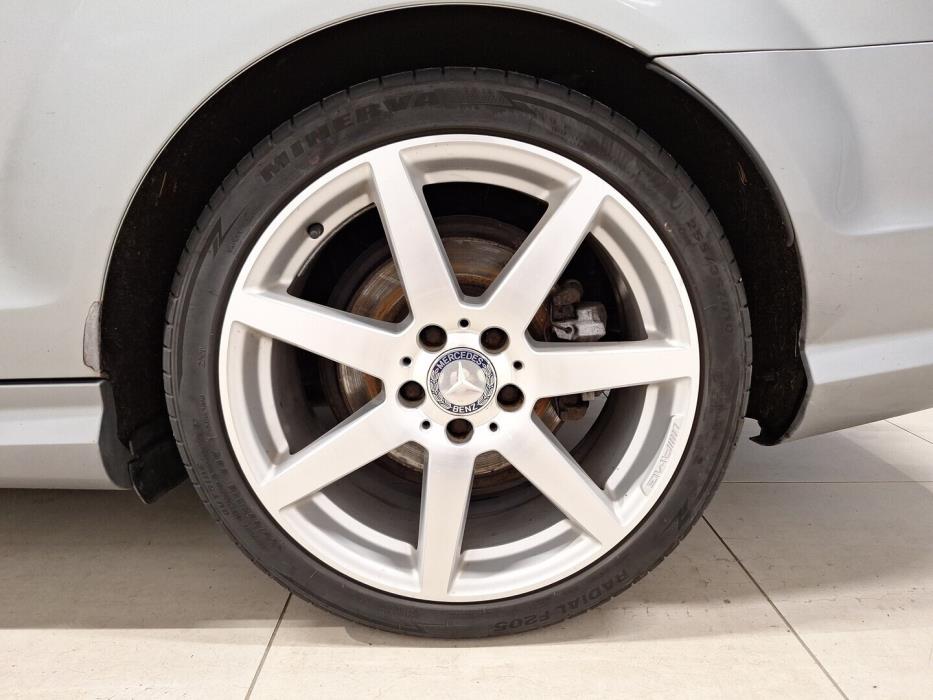 MERCEDES-BENZ C 2011