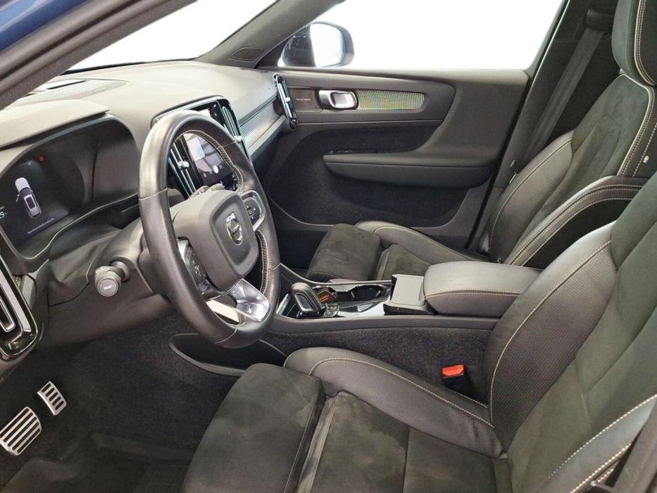 VOLVO XC40 2020