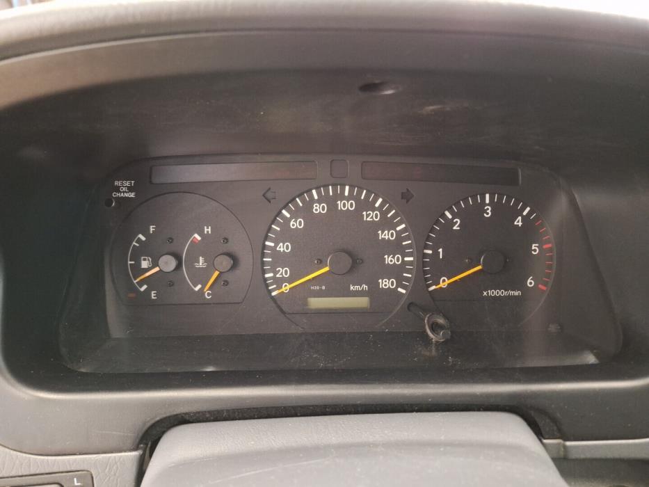 TOYOTA Hiace 2006