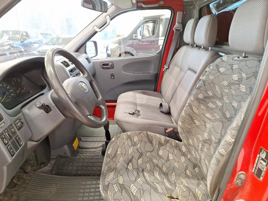 TOYOTA Hiace 2006