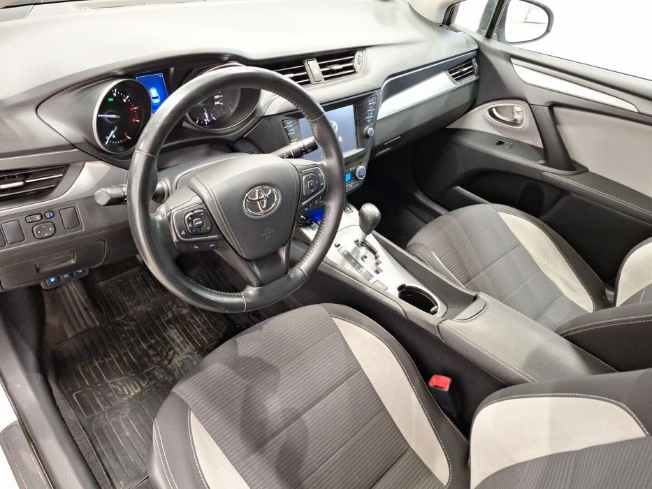 TOYOTA Avensis 2017