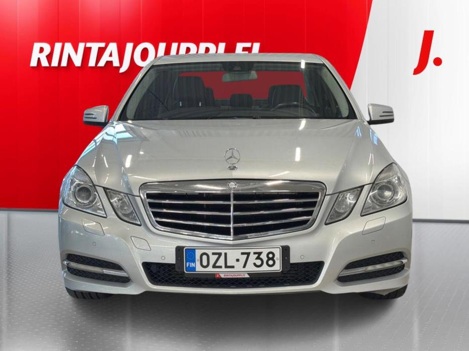 MERCEDES-BENZ E 2010