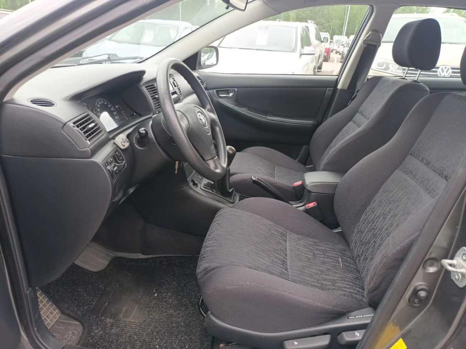 TOYOTA Corolla 2002