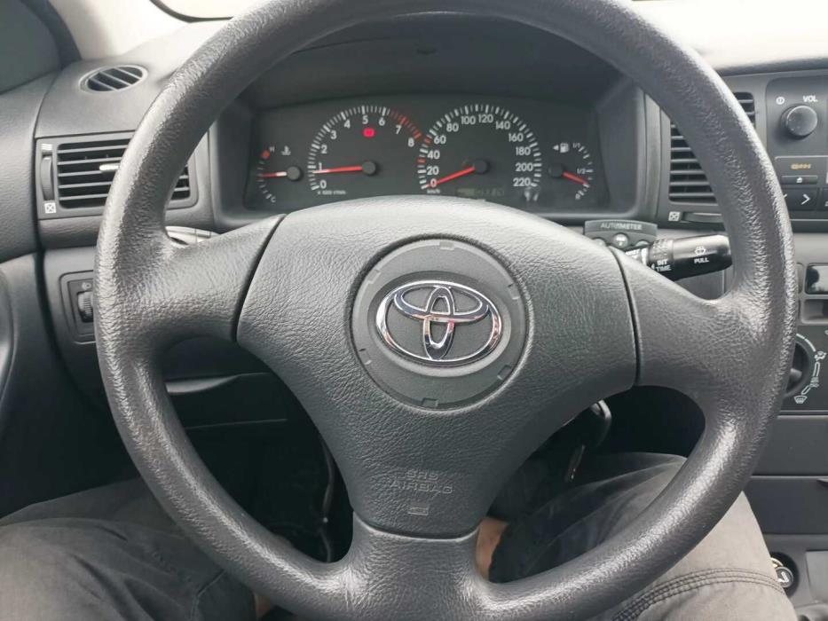 TOYOTA Corolla 2002