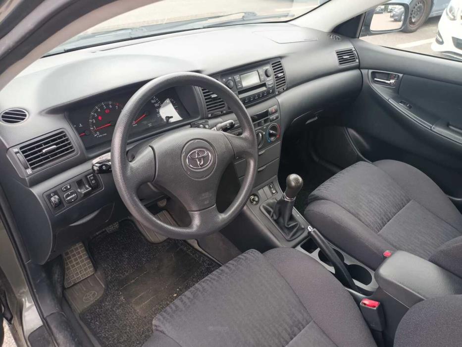 TOYOTA Corolla 2002