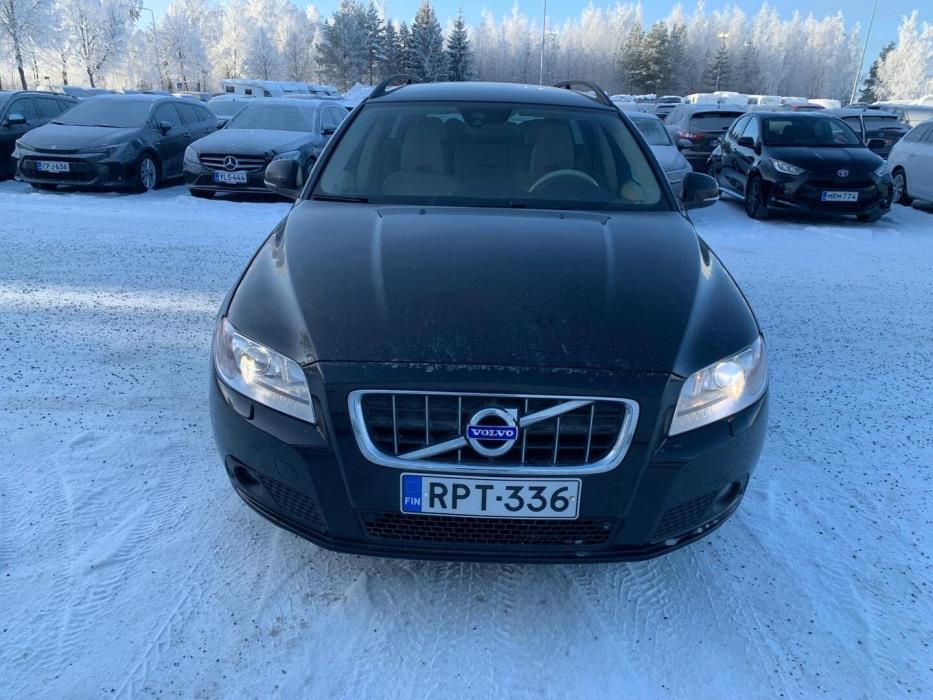 VOLVO V70 2012