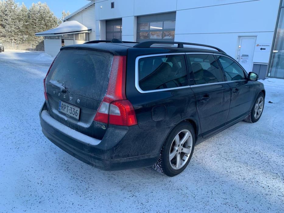 VOLVO V70 2012