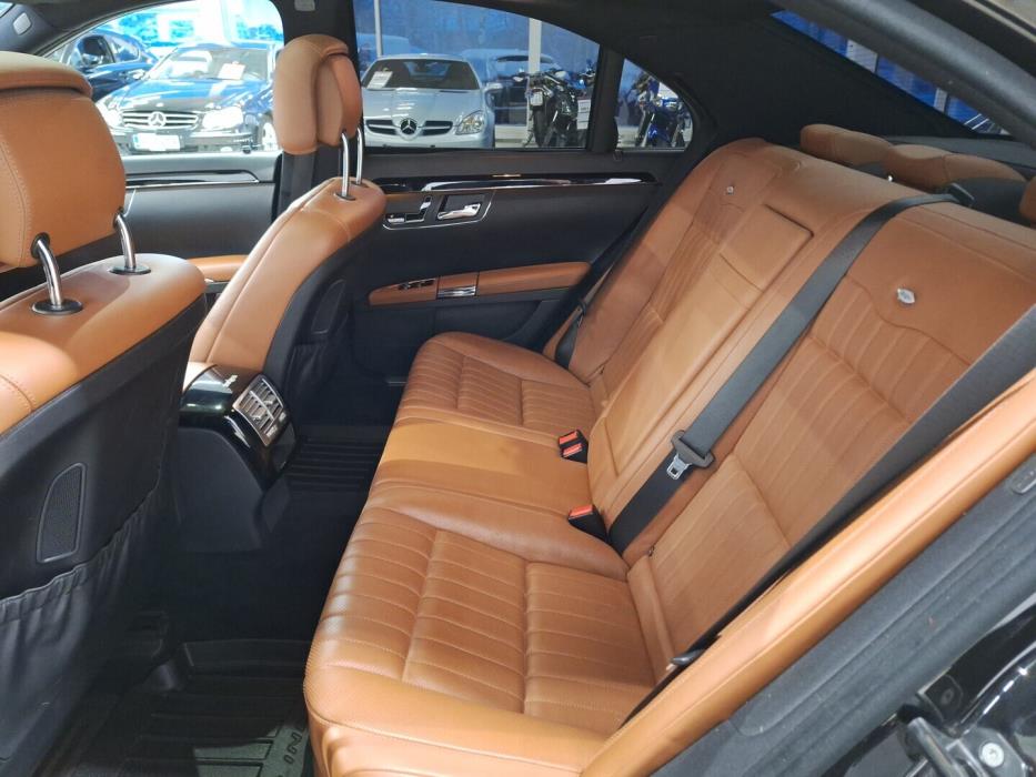 MERCEDES-BENZ S 2010