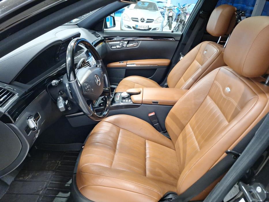 MERCEDES-BENZ S 2010