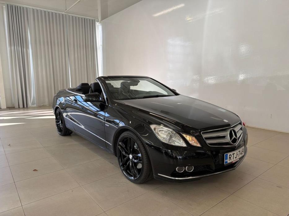 MERCEDES-BENZ E 2011