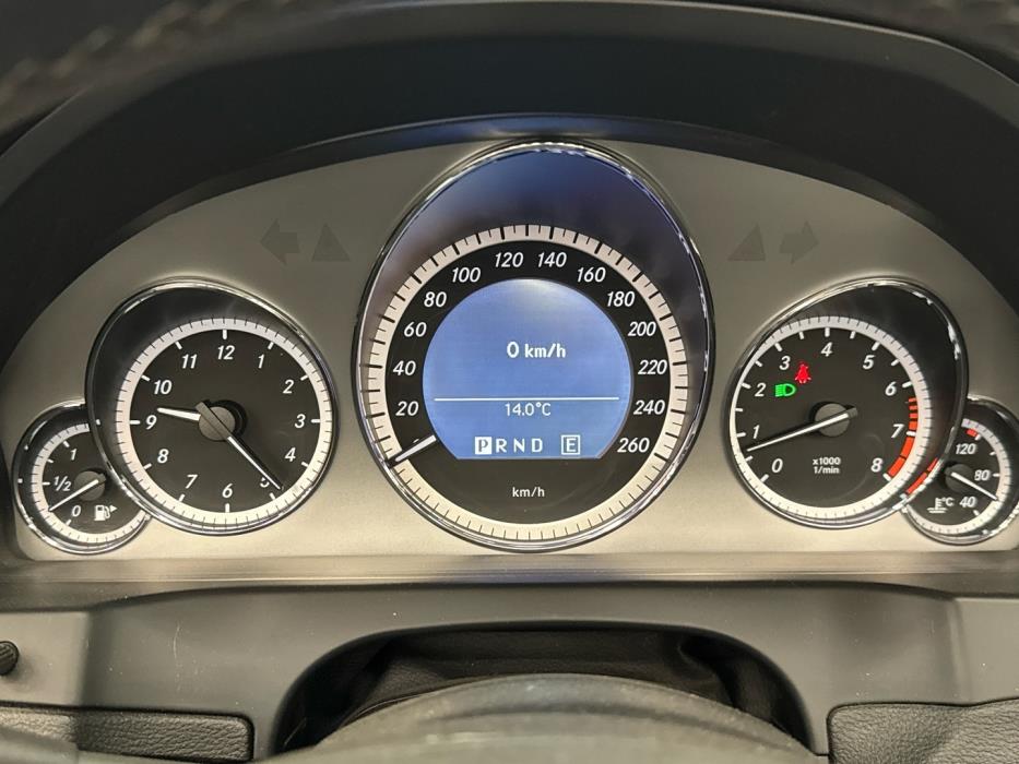 MERCEDES-BENZ E 2011
