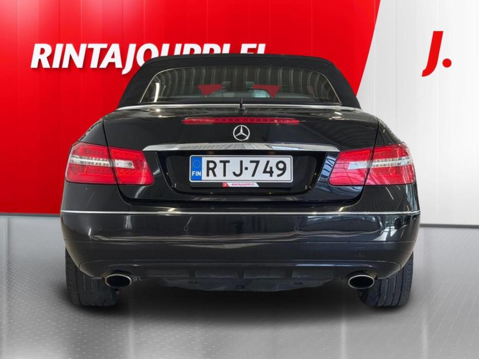 MERCEDES-BENZ E 2011