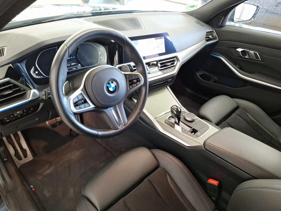 BMW 330 2021