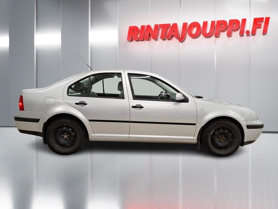 VOLKSWAGEN Bora 2003