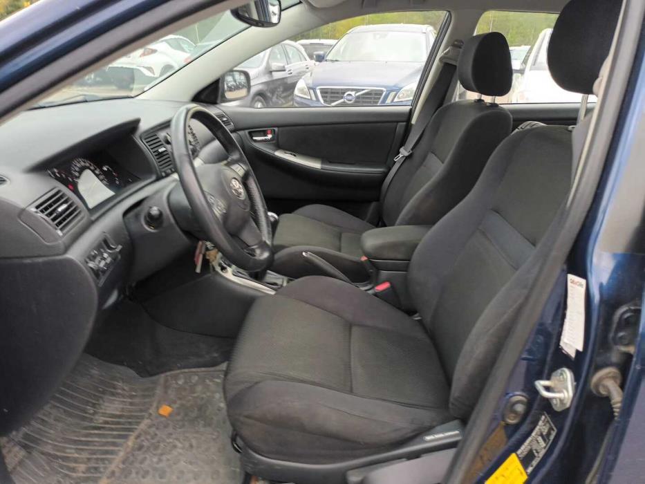 TOYOTA Corolla 2004
