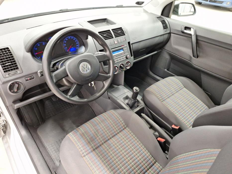 VOLKSWAGEN Polo 2006