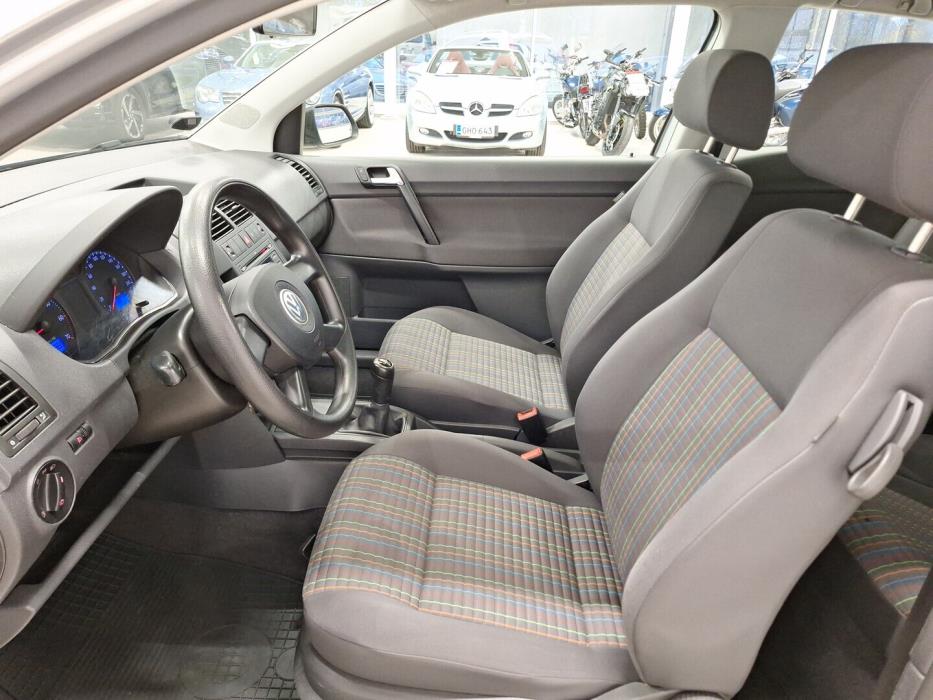 VOLKSWAGEN Polo 2006