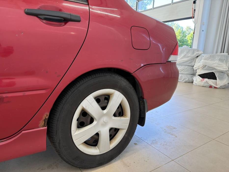 MITSUBISHI Lancer 2003