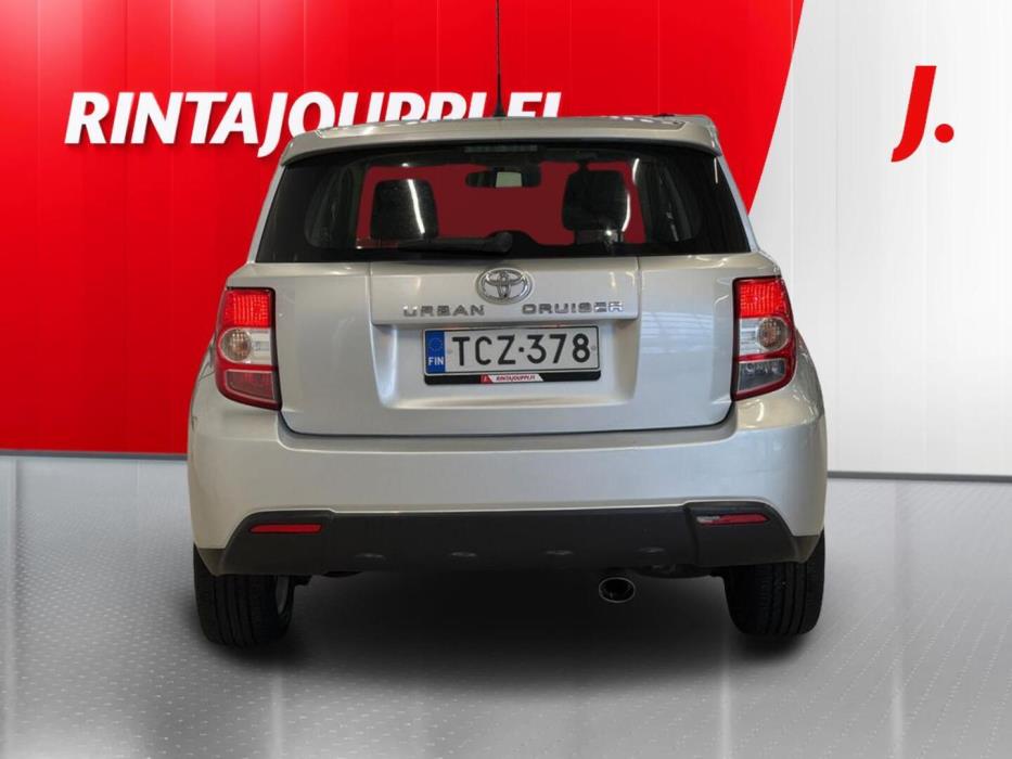 TOYOTA Urban Cruiser 2010